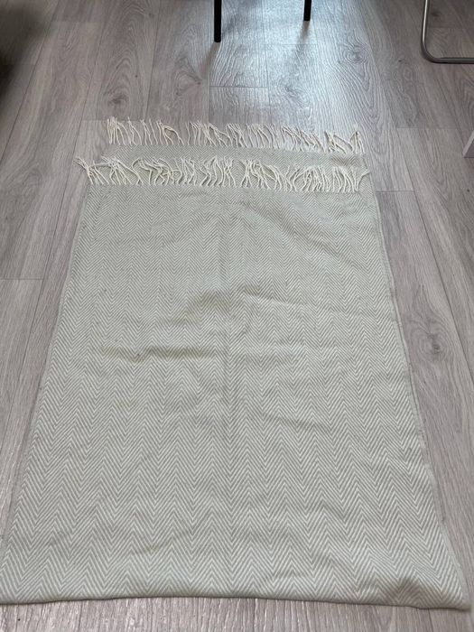 Продаю шарф світло-сірого кольору