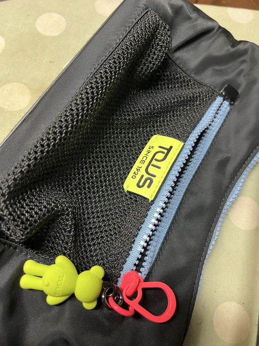 Mala TOUS preta e colorida ursinho