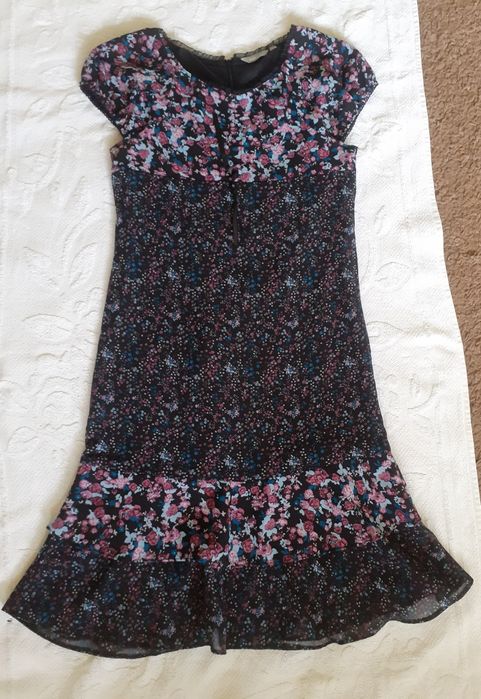 Sukienka w kwiatki, rozmiar 146