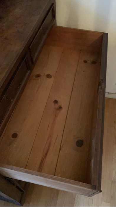 Cómoda antiga em Madeira de Carvalho