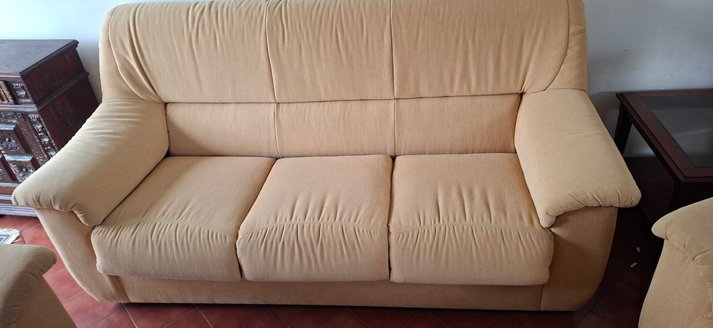 Conjunto Sofá cama de 3 lugares com 2 Sofás Individuais e Pufe