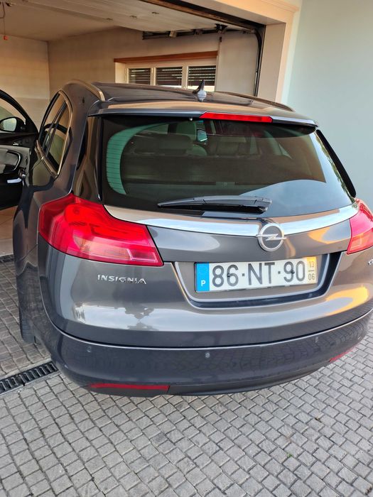 Venda viatura OPEL INSIGNIA