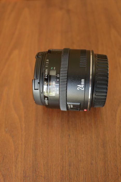 Canon EF 24 mm f/2.8