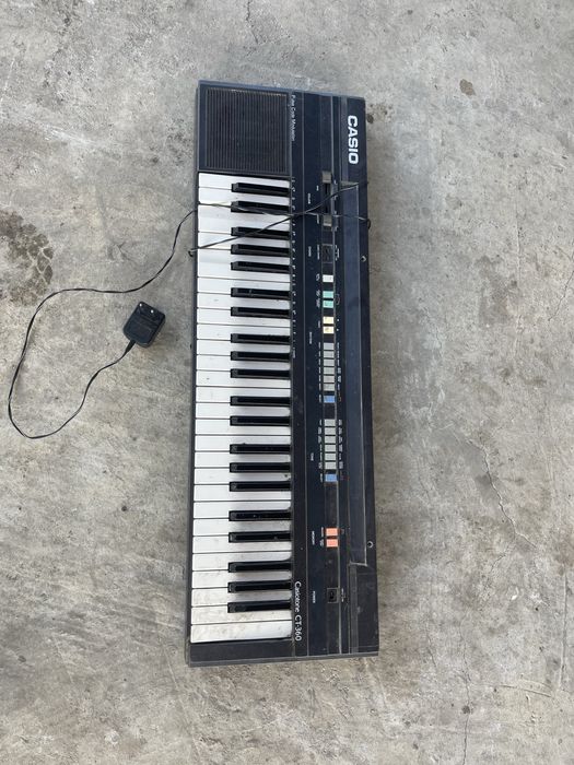 Продаю синтезатор Casio Casiotone CT-360