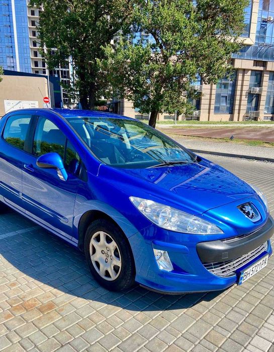 автомобиль PEUGEOT 308