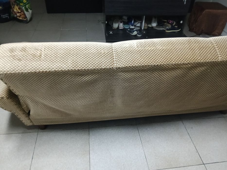 Sofá-cama usado .