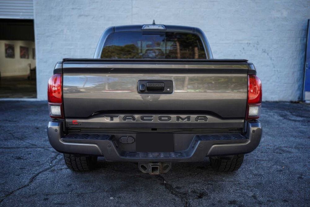 Toyota Tacoma      2019