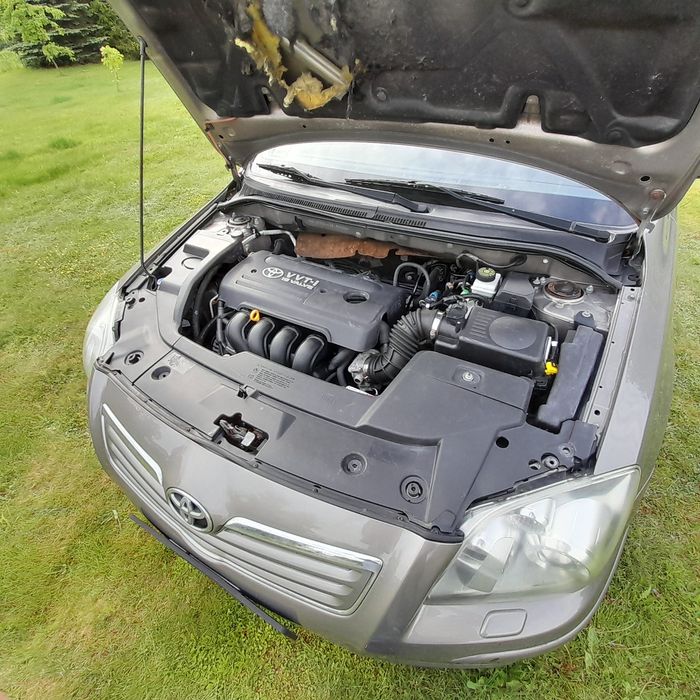 Toyota Avensis 1.8 benzyna +LPG  2007r