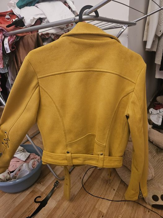 Musztardowa ramoneska