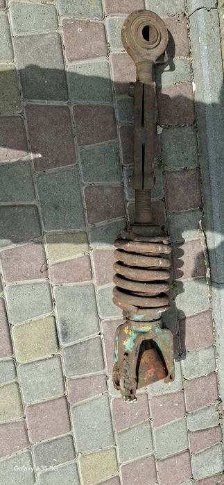 Продам центральний винт т 150.
