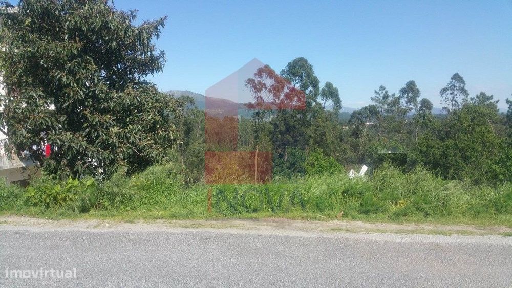 Vende-se Terreno, Vila Verde