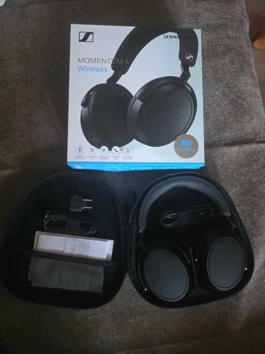 Słuchawki nauszne SENNHEISER Momentum 4 Czarny