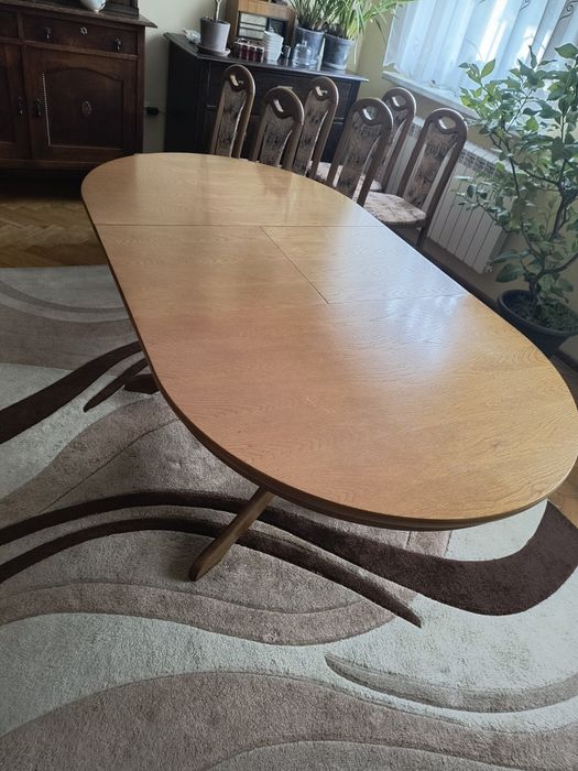Sprzedam stół z krzesłami