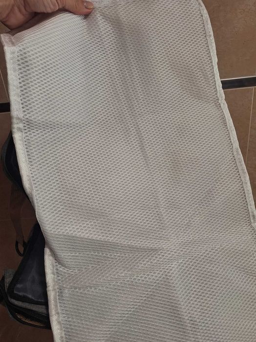 Mochila para bebé com parte de trás para trocar fralda