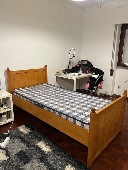 Cama de solteiro com colchão