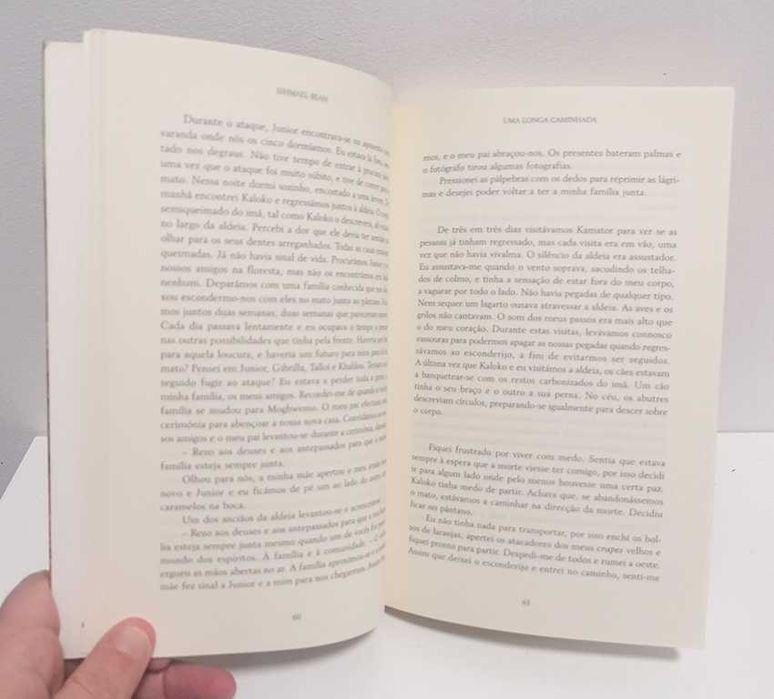 Uma Longa Caminhada - Memórias de um menino soldado, de Ishmael Beah