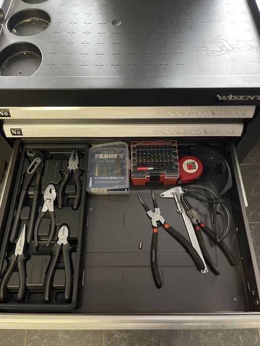 Wózek narzędziowy wisent jak nowy komplet