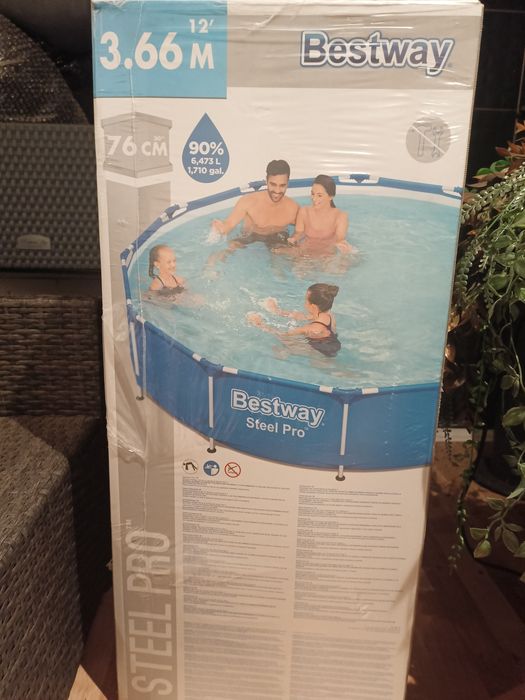 Nowy basen stelażowy bestway