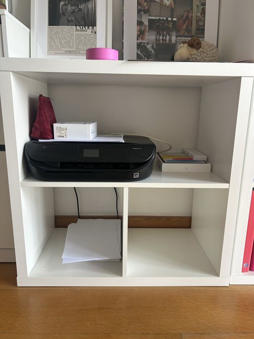 Estante branca Ikea kallax 77x77cm