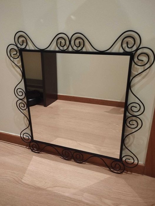 Espelho em ferro forjado preto