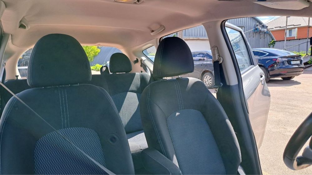 Nissan Versa Note 2014p. 1.6 Газ-бензин. 192 miles !!!