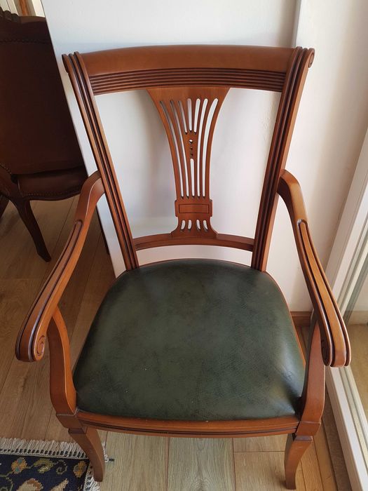 Mesa Extensível Maciça Cerejeira Sala Jantar + 6 Cadeiras + 2 Cadeirões de Paços Ferreira
