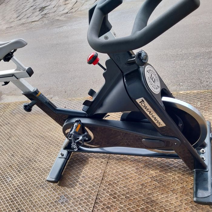 Rower spiningowy Tomahawk E-series, Koło 18 kg