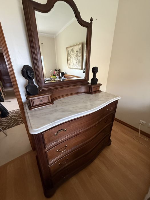 Mobiliário Antigo - Quarto Completo - Bom estado
