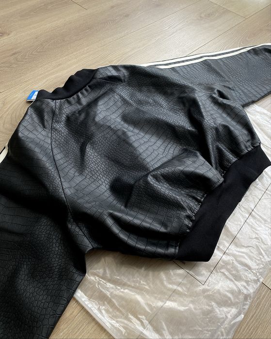 Жіночий бомбер Adidas x Jennie(BLACKPINK)