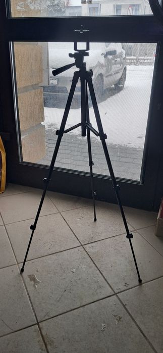 Statyw 103cm z uchwytem na telefon lampę aparat z pilotem Bluetooth