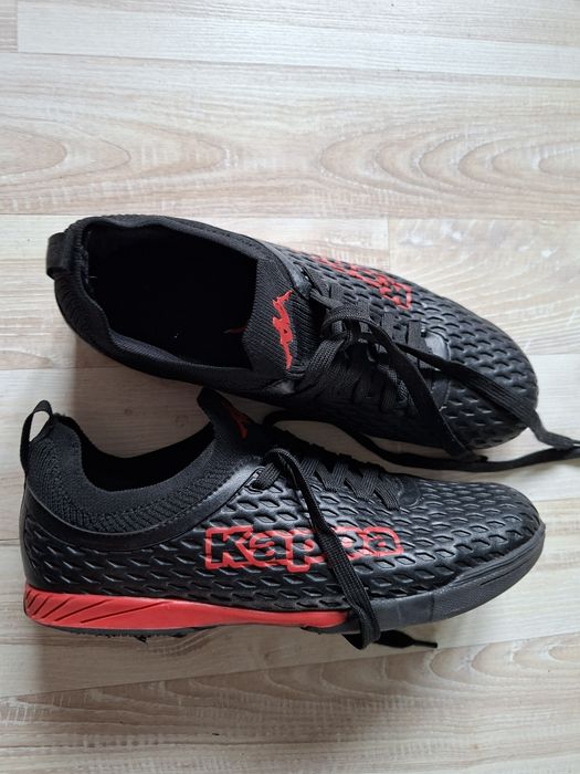 Buty halowe Kappa roz. 42 czarno-czerwone, stan idealny