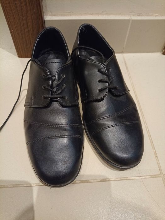 Czarne eleganckie wizytowe buty chłopięce rozm.31 jasełka, wesele