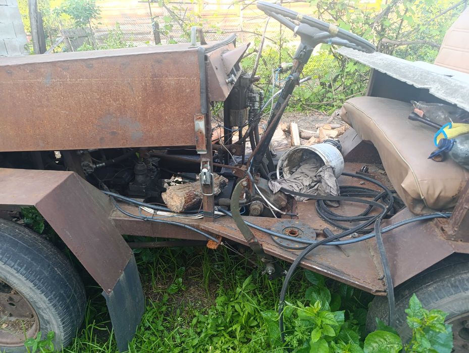 Трактор самоклеп