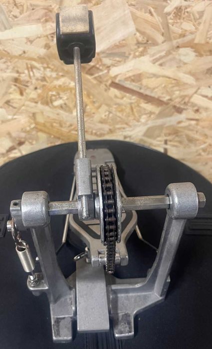 Pedal de Bombo Pearl P100