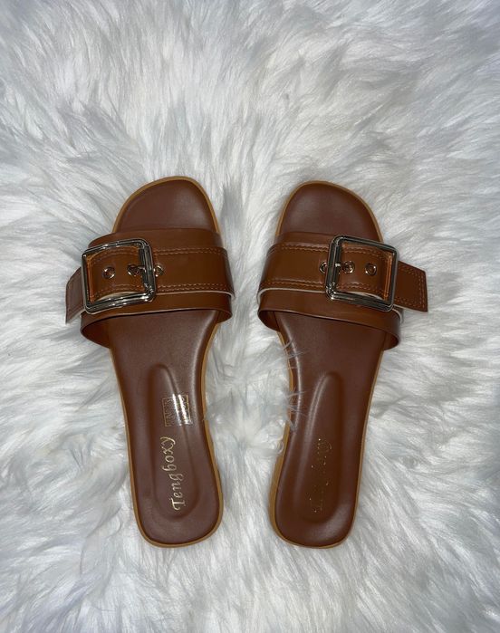 Brązowe klapki - 42