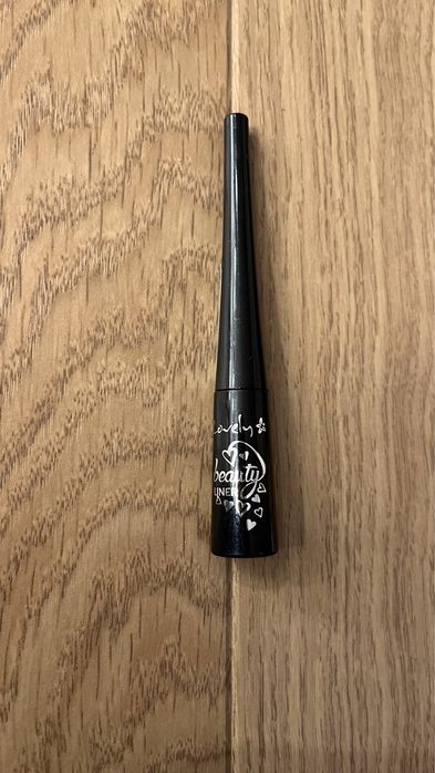 Lovely Eyeliner czarny