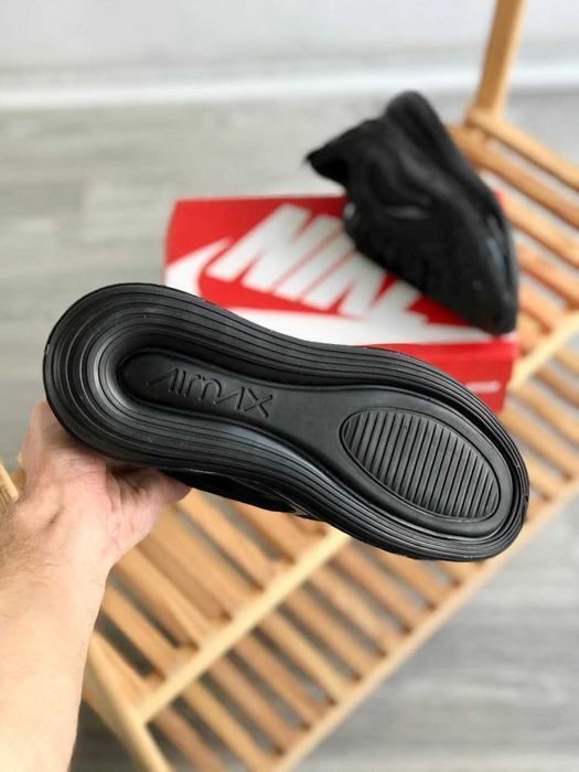 Кросівки Nike Air Max 720 Triple Black premium