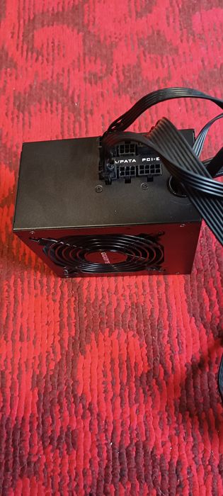 Блок живлення GIGABYTE 700W