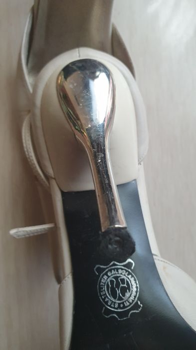 Отдам даром кожанные туфли  размер 37