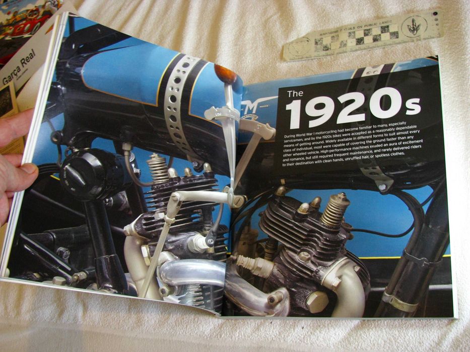 Livro "The Motor Bike Book The Definitive Visual History", DK