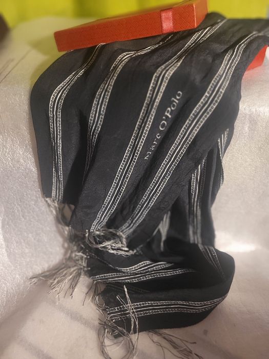 Apaszka czarno biała.Marco Polo