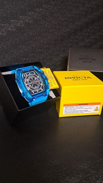 Invikta Racing Cyclone годинник новий з США