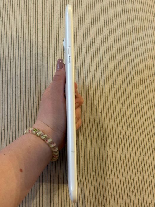Планшет Samsung Tab E 9,6 (sm-t561) 4G, 7 Android