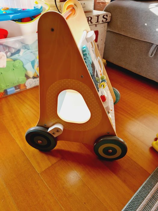 Carrinho de marcha bebé