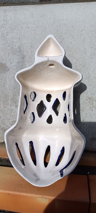 Candeeiros de parede em loiça