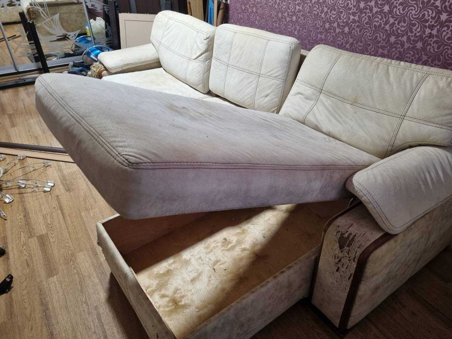 Диван угловой  б/у.