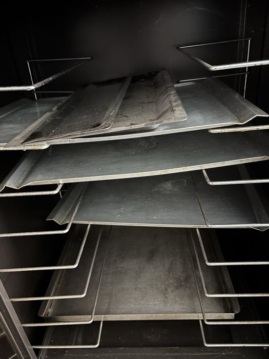 Forno Convector Volcano 4 + Estufa de Levedação de Pastelaria / Pizzeria
