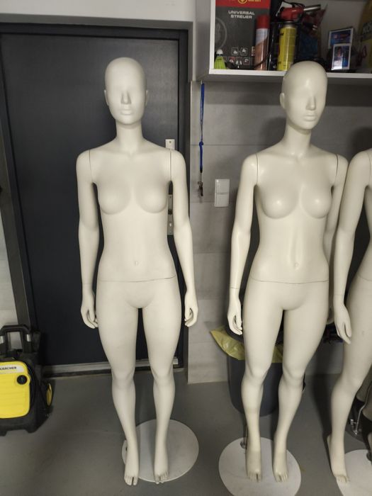 Manekin damski postać .