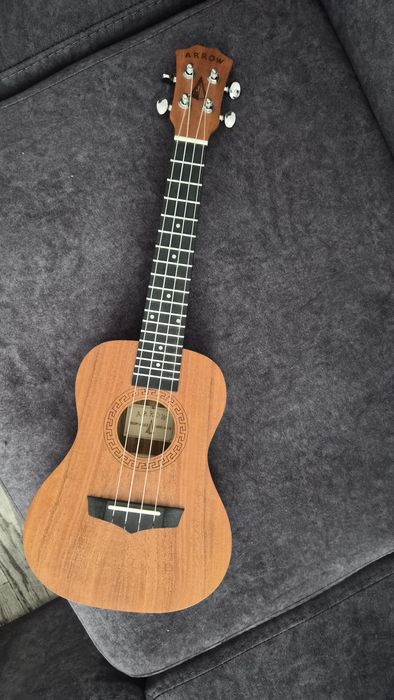 Ukulele Koncertowe Arrow MH10 – Zestaw z pokrowcem i akcesoriami