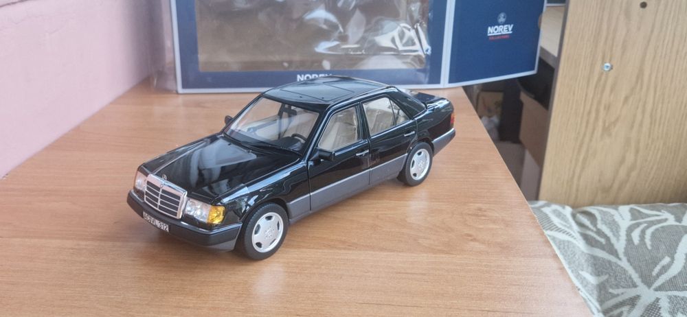 1:18 Mercedes w124